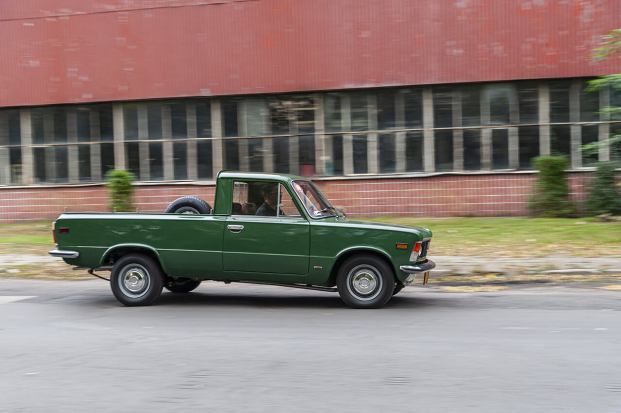 amerykański Polski Fiat 125p Pickup